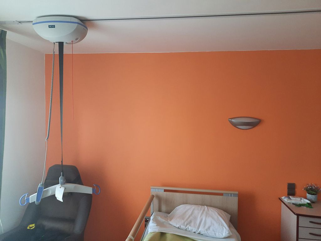 ARELOR-UES - Guide pratique &laquo; Production de logements accessibles et adapt&eacute;s &raquo; - Espace privatif - Chambre - Exemple de penderie escamotable