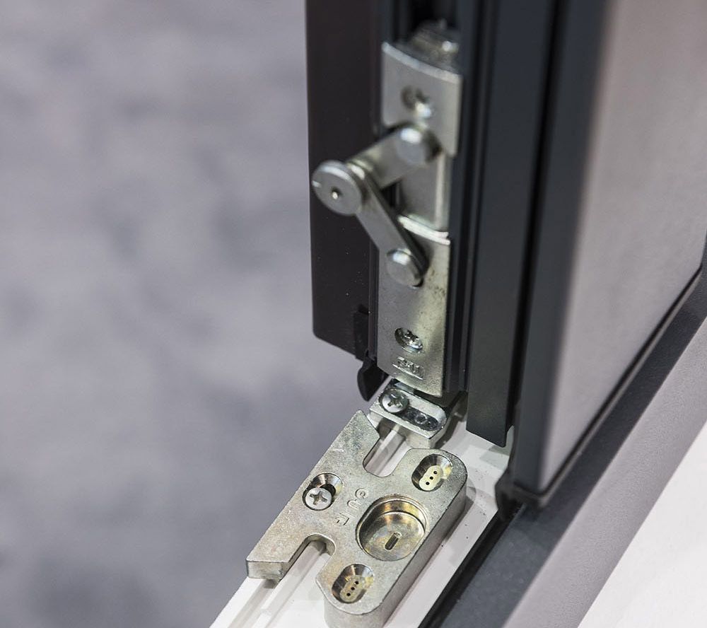 ARELOR-UES - Guide pratique « Production de logements accessibles et adaptés » - Solutions communes - Dispositifs de commande - Exemple de verrou de fenêtre