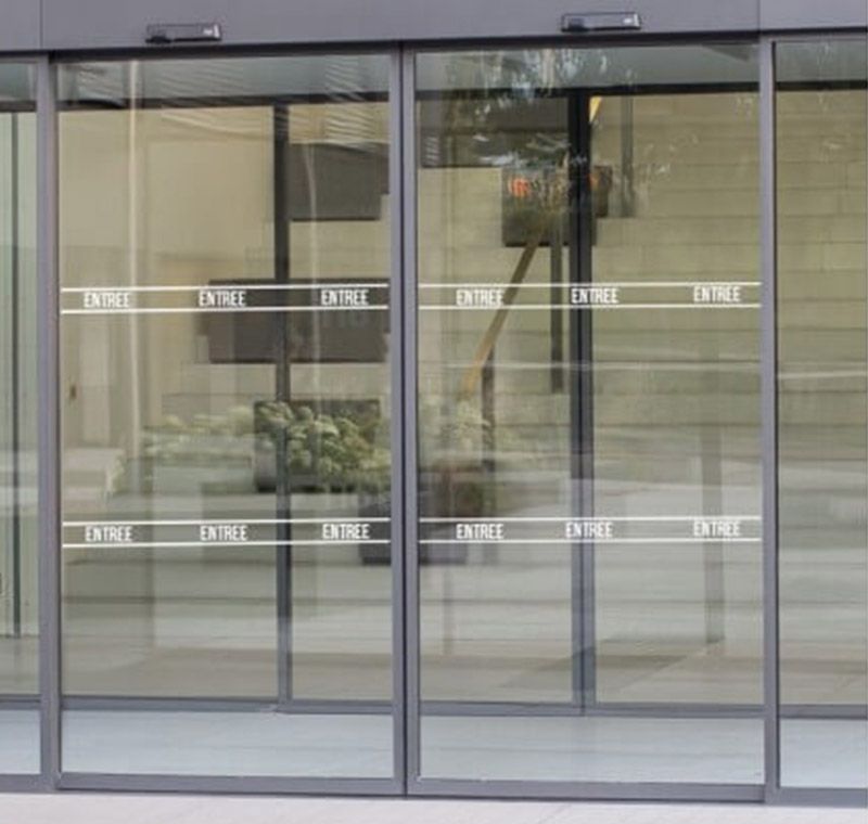 ARELOR-UES - Guide pratique « Production de logements accessibles et adaptés » - Solutions communes - Signalétique & Information - Exemple de portes vitrées