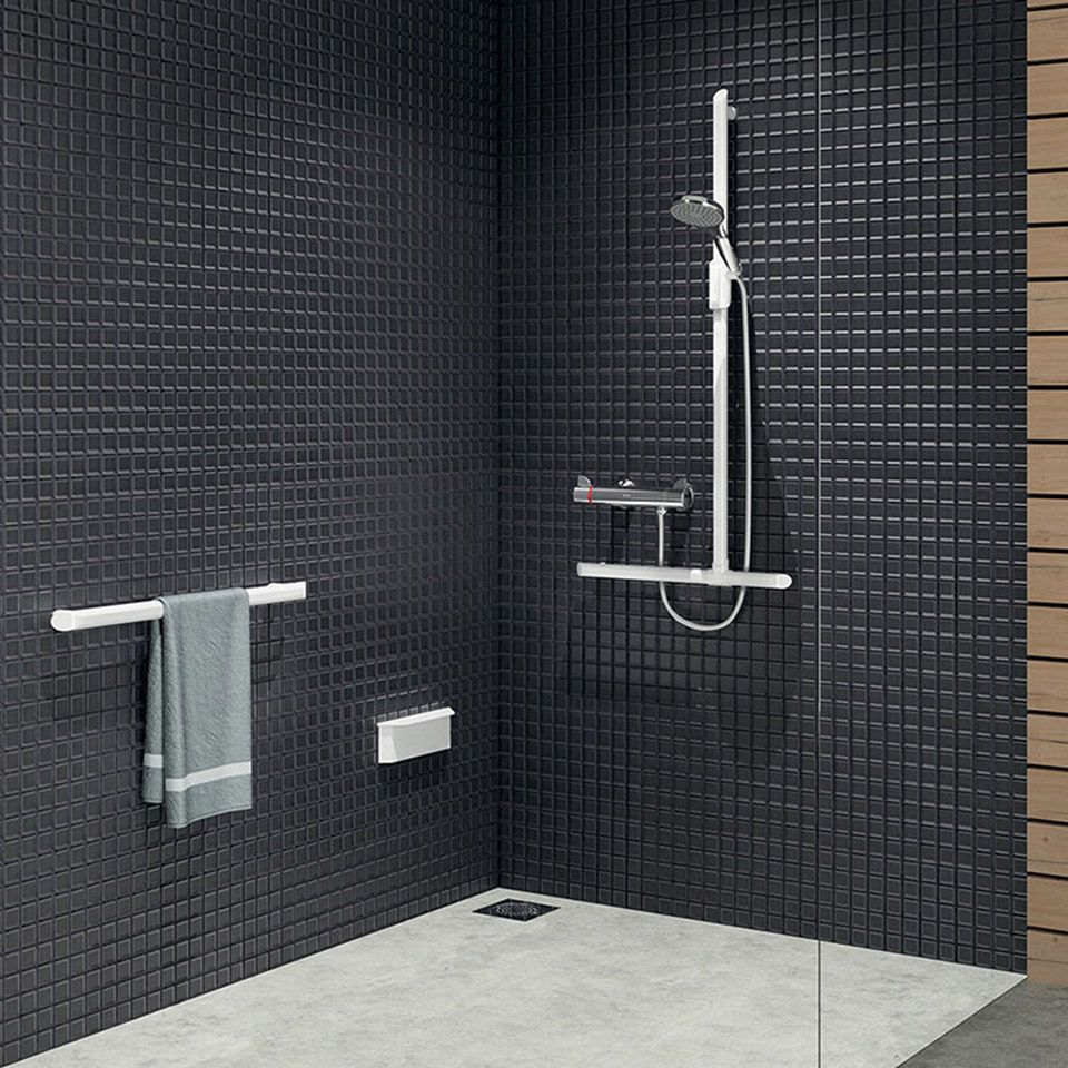 ARELOR-UES - Guide pratique &laquo; Production de logements accessibles et adapt&eacute;s &raquo; - Espace privatif - Salle de bain - Exemple de si&egrave;ge de douche escamotable